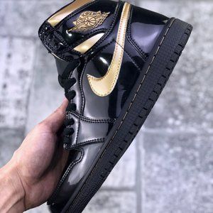 Air Jordan 1 High OG “BlackMetallic Gold”